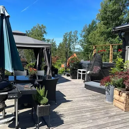 Charmig Liten Stuga I Soedertaelje/ Kungsdalen Exterior photo
