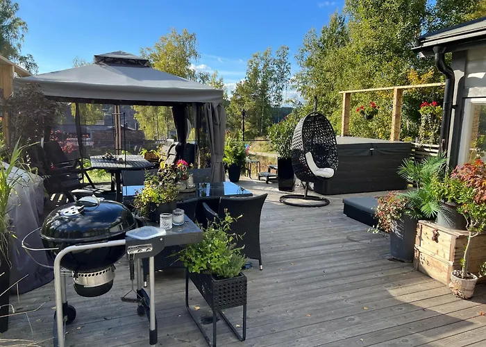 Charmig Liten Stuga I Soedertaelje/ Kungsdalen