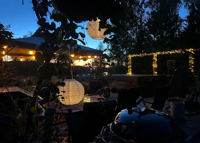 Charmig Liten Stuga I Soedertaelje/ Kungsdalen