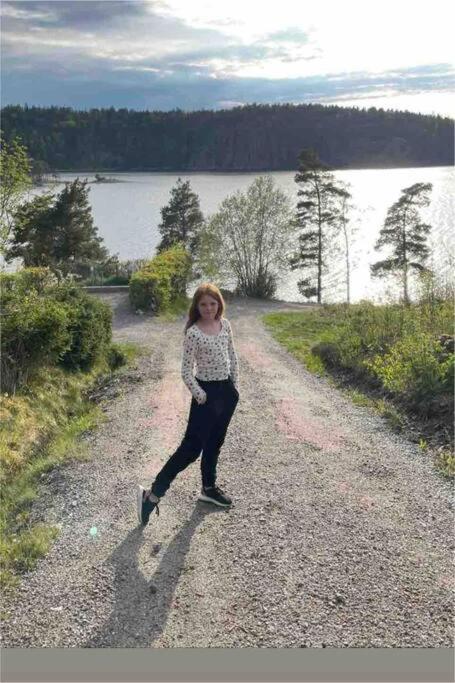 Charmig Liten I Soedertaelje/ Kungsdalen Semesterbostad